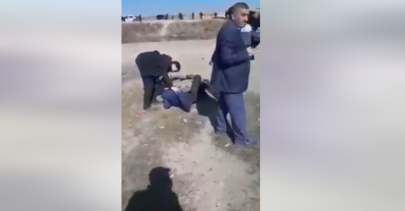Участники акции протеста сельчан в Азербайджане. Скриншот видео https://www.facebook.com/azadliqqazeti/videos/224809683413281 Участники акции протеста сельчан в Азербайджане. Скриншот видео https://www.facebook.com/azadliqqazeti/videos/224809683413281