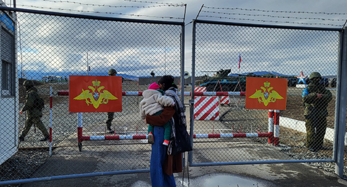 Акция у Степанакертского аэропорта, где базируется командование РМС. Нагорный Карабах. 7 марта 2023 г. Фото Алвард Григорян для "Кавказского узла" Акция у Степанакертского аэропорта, где базируется командование РМС. Нагорный Карабах. 7 марта 2023 г. Фото Алвард Григорян для "Кавказского узла"