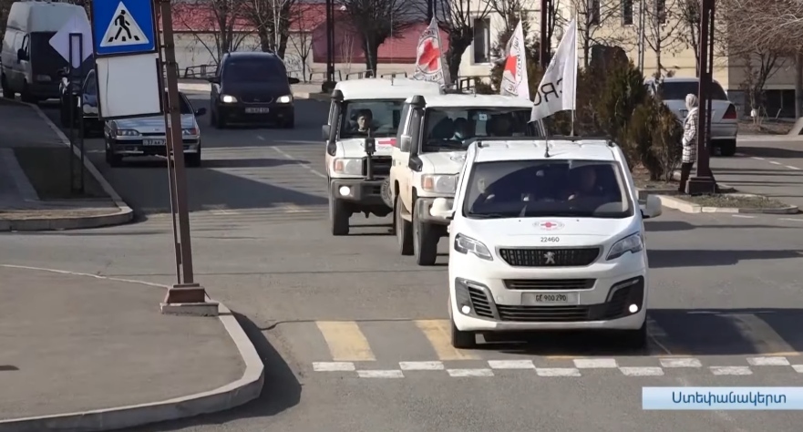 Машины Красного Креста перевозят пациентов из Нагорного Карабаха. Кадр видео News.am https://www.youtube.com/watch?v=4Dw8qxg1kvI Машины Красного Креста перевозят пациентов из Нагорного Карабаха. Кадр видео News.am https://www.youtube.com/watch?v=4Dw8qxg1kvI