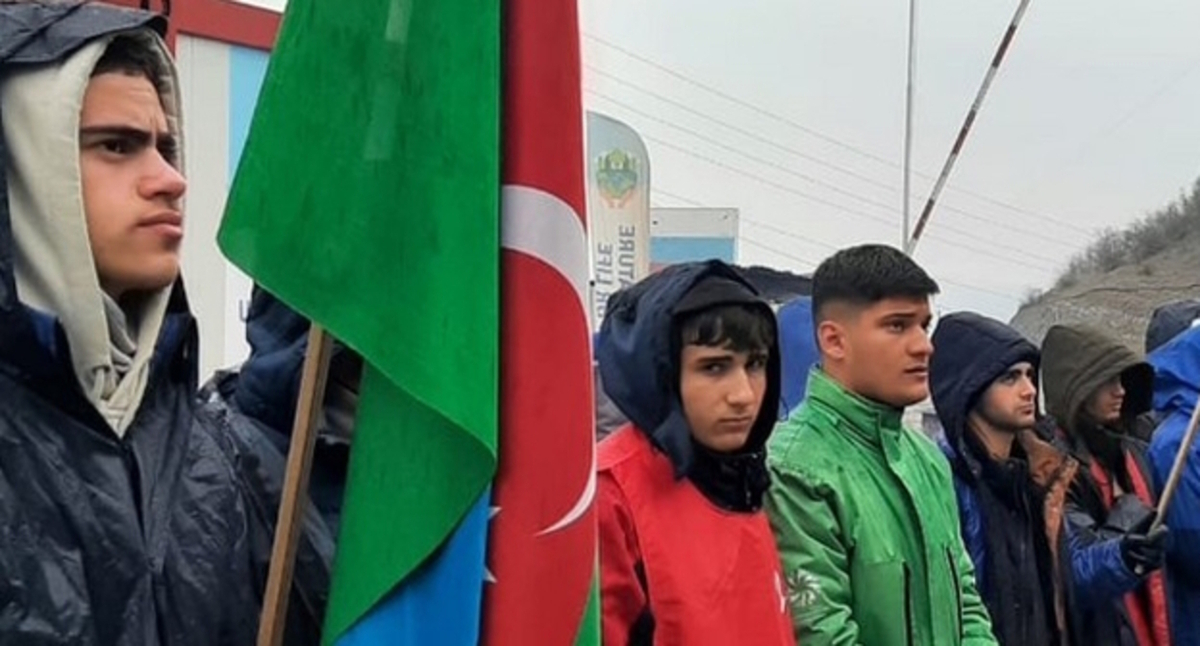 Участники акции - блокады Лачинского коридора, фото: https://report.az/ru/karabakh/ekoakciya-na-doroge-hankendi-lachyn-prodolzhaetsya-108-dnej-trebovaniya-ostayutsya-neizmennymi/ Участники акции - блокады Лачинского коридора, фото: https://report.az/ru/karabakh/ekoakciya-na-doroge-hankendi-lachyn-prodolzhaetsya-108-dnej-trebovaniya-ostayutsya-neizmennymi/