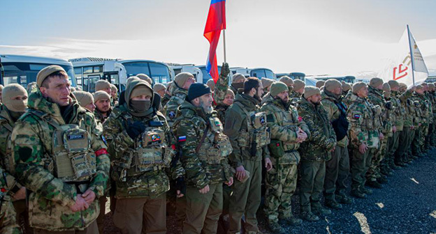 Добровольцы из Чечни в аэропорту Грозного. Фото: "Грозный-Информ" https://www.grozny-inform.ru/ Добровольцы из Чечни в аэропорту Грозного. Фото: "Грозный-Информ" https://www.grozny-inform.ru/