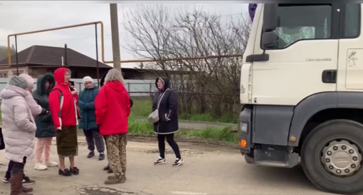Мусоровозы в Полтавской, стоп-кадр видео https://t.me/stplt/927 Мусоровозы в Полтавской, стоп-кадр видео https://t.me/stplt/927