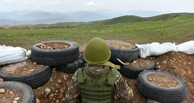 Армянский военнослужащий на границе с Азербайджаном. Фото: аппарат президента Республики Армения Армянский военнослужащий на границе с Азербайджаном. Фото: аппарат президента Республики Армения