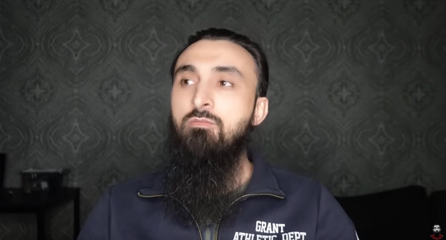 Тумсо Абдурахманов, стоп-кадр видео канала ABU-SADDAM SHISHANI https://www.youtube.com/watch?v=elsUqwi71yA Тумсо Абдурахманов, стоп-кадр видео канала ABU-SADDAM SHISHANI https://www.youtube.com/watch?v=elsUqwi71yA