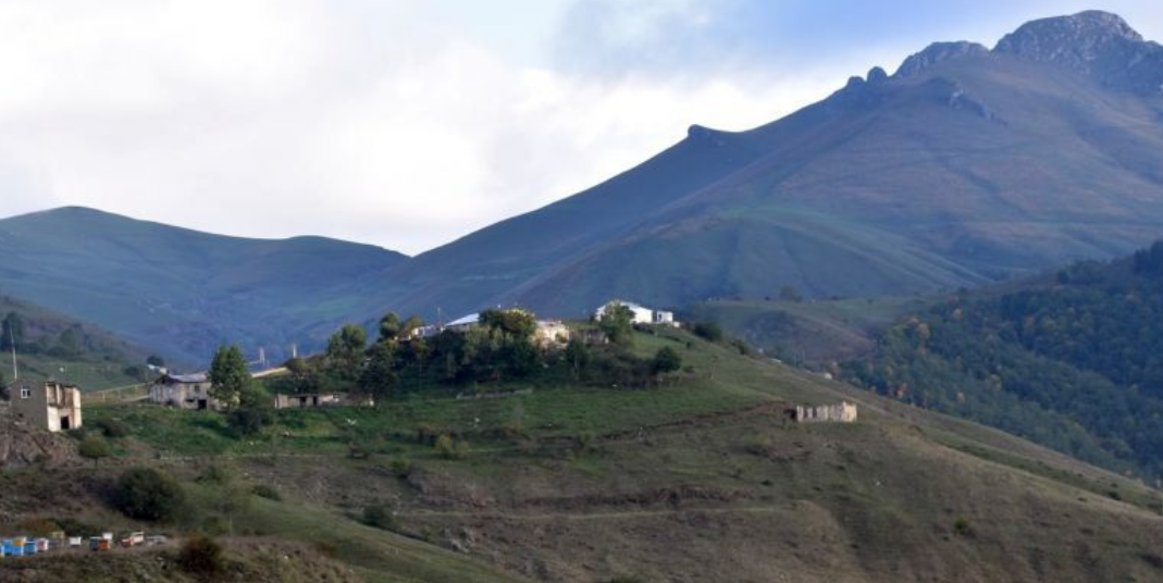 Село Лисагор. Фото "Арцахпресс", https://www.artsakhpress.am/rus/news/150634/obshchina-lisagor-shushinskogo-raiyona-prodolzhaet-zhit-vopreki-vragu.html Село Лисагор. Фото "Арцахпресс", https://www.artsakhpress.am/rus/news/150634/obshchina-lisagor-shushinskogo-raiyona-prodolzhaet-zhit-vopreki-vragu.html