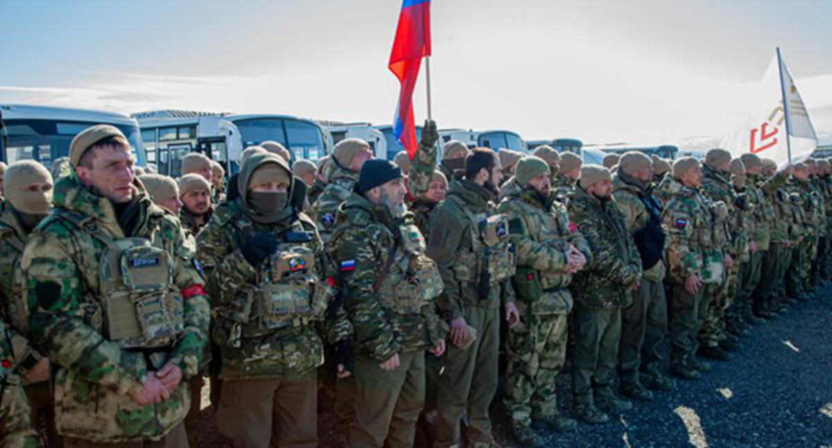 Добровольцы в аэропорту Грозного. Фото: "Грозный-Информ" https://www.grozny-inform.ru/ Добровольцы в аэропорту Грозного. Фото: "Грозный-Информ" https://www.grozny-inform.ru/