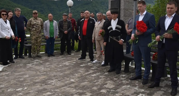 Участники мероприятий в день памяти и скорби в Сочи, фото: Аскер Сохт. Участники мероприятий в день памяти и скорби в Сочи, фото: Аскер Сохт.