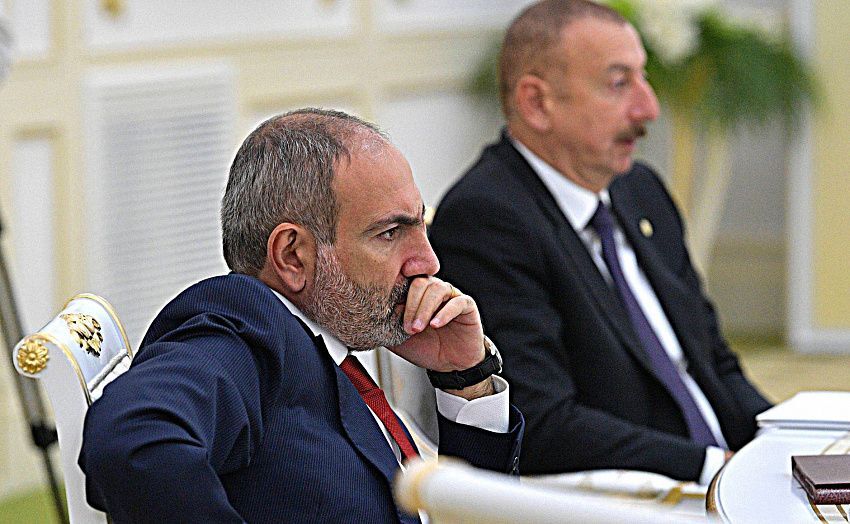 Никол Пашинян (на первом плане) и Ильхам Алиев. Фото: https://ru.yerevan.today/51972 Никол Пашинян (на первом плане) и Ильхам Алиев. Фото: https://ru.yerevan.today/51972