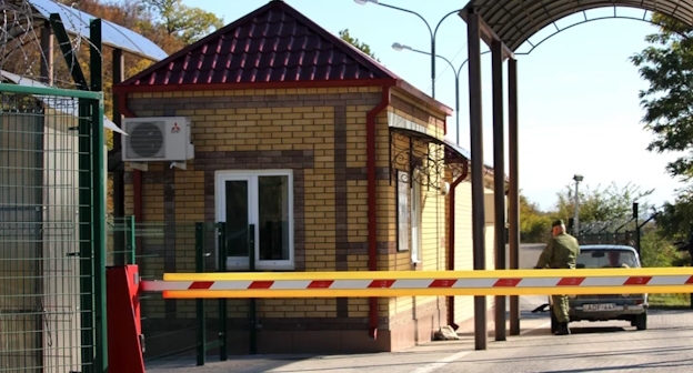 Пункт пропуска в Южной Осетии, фото: cominf.org Пункт пропуска в Южной Осетии, фото: cominf.org