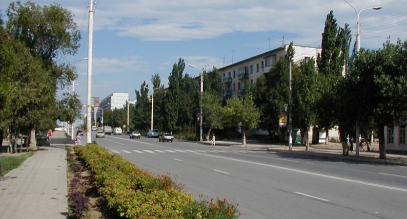 Улица в Каспийске. Фото: пресс-служба администрации Каспийска http://www.kaspiysk.org/kaspiysk/fotogaleryeya/page/2 Улица в Каспийске. Фото: пресс-служба администрации Каспийска http://www.kaspiysk.org/kaspiysk/fotogaleryeya/page/2