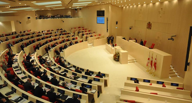 Заседание парламента Грузии. Фото: VOA - Voice of America (Russian service) https://uk.wikipedia.org Заседание парламента Грузии. Фото: VOA - Voice of America (Russian service) https://uk.wikipedia.org