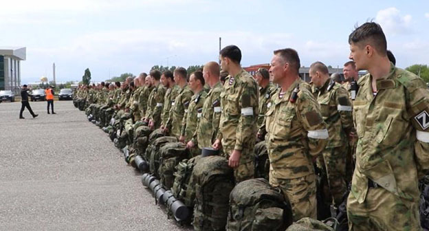 Добровольцы перед отправкой на Украину. Фото: Грозный Информ https://www.grozny-inform.ru Добровольцы перед отправкой на Украину. Фото: Грозный Информ https://www.grozny-inform.ru