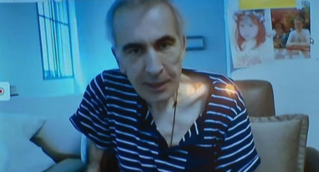 Саакашвили в суде по видеосвязи. Скриншот видео https://ru.euronews.com/2023/07/04/saakashvili-health-concerns Саакашвили в суде по видеосвязи. Скриншот видео https://ru.euronews.com/2023/07/04/saakashvili-health-concerns