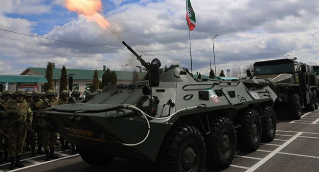 Тяжелая военная техника. Фото: https://www.grozny-inform.ru Тяжелая военная техника. Фото: https://www.grozny-inform.ru