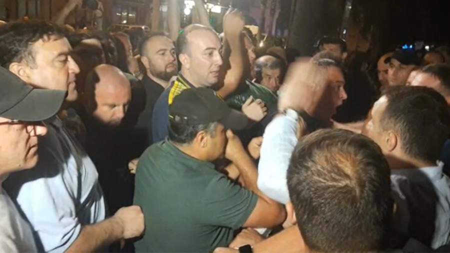Задержание протестующих в порту Батуми. Фото: Batumele Задержание протестующих в порту Батуми. Фото: Batumele