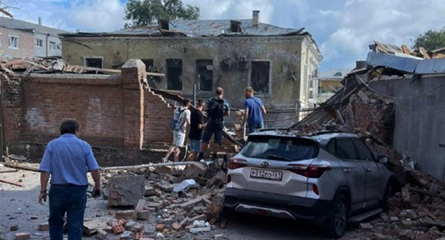 На месте взрыва в Таганроге. Фото: https://t.me/taganrogadmin/3206 На месте взрыва в Таганроге. Фото: https://t.me/taganrogadmin/3206