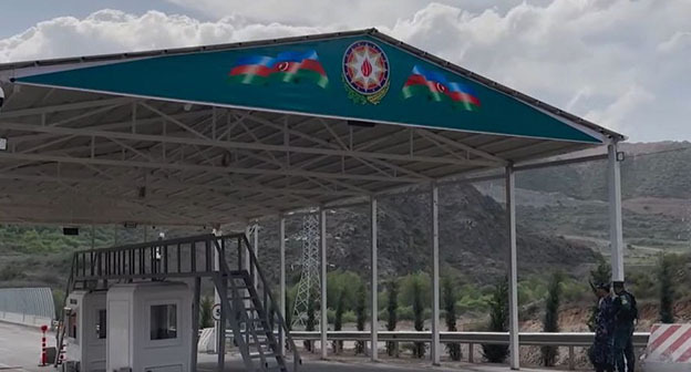 Пункт пропуска "Лачин". Фото: https://zerkalo.az Пункт пропуска "Лачин". Фото: https://zerkalo.az