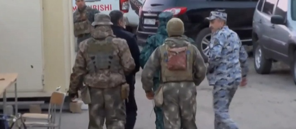 Арест Рубена Варданяна. Скрнишот видео https://newizv.ru/news/2023-09-27/ya-budu-tam-gde-moy-narod-set-obsuzhdaet-arest-rubena-vardanyana-420273 Арест Рубена Варданяна. Скрнишот видео https://newizv.ru/news/2023-09-27/ya-budu-tam-gde-moy-narod-set-obsuzhdaet-arest-rubena-vardanyana-420273