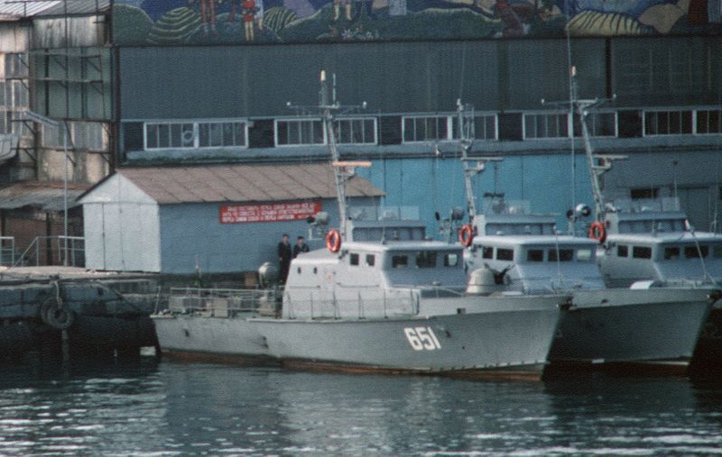 Сторожевые катера проекта 1400 "Гриф" в Очамчирской бухте, Фото: DEREK MOORE. http://www.dodmedia.osd.mil/DVIC_View/Still_Details.cfm?SDAN=DNST8908524&JPGPath=/Assets/Still/1989/Navy/DN-ST-89-08524.JPG Сторожевые катера проекта 1400 "Гриф" в Очамчирской бухте, Фото: DEREK MOORE. http://www.dodmedia.osd.mil/DVIC_View/Still_Details.cfm?SDAN=DNST8908524&JPGPath=/Assets/Still/1989/Navy/DN-ST-89-08524.JPG