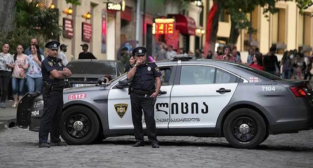 Полиция в Тбилиси, фото: v-georgia.com Полиция в Тбилиси, фото: v-georgia.com