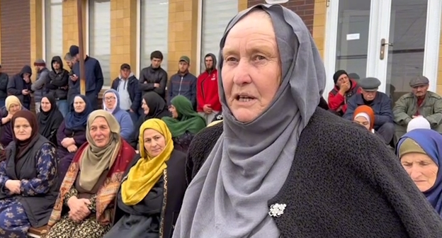 Участницы акции протеста в Новой Ураде, стоп-кадр видео https://t.me/rusnews/43097 Участницы акции протеста в Новой Ураде, стоп-кадр видео https://t.me/rusnews/43097