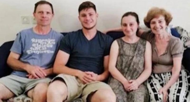 (Слева направо) Виталий, Александр, Елена Труфановы, Ирина Татти, bloknot-rostov.ru (Слева направо) Виталий, Александр, Елена Труфановы, Ирина Татти, bloknot-rostov.ru