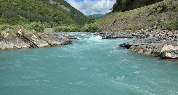 Река Бжуз в Грузии, фото: trip-for-the-soul.ru Река Бжуз в Грузии, фото: trip-for-the-soul.ru