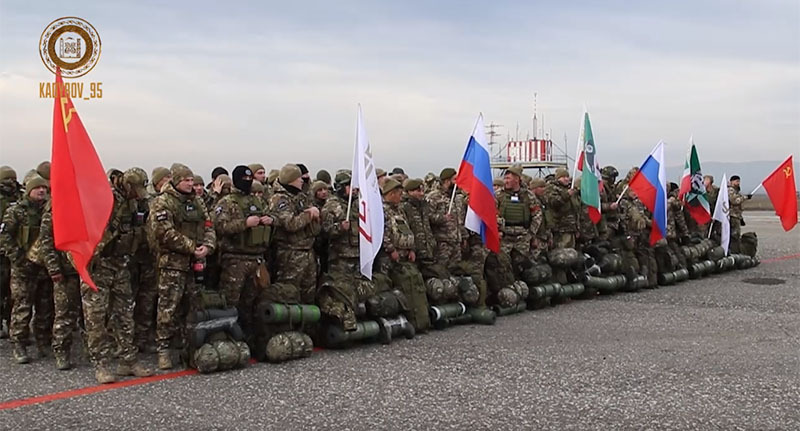 Группа бойцов готовится к отправке из аэропорта Грозного в зону проведения спецоперации на Украине. Кадр из видео в телеграм-канале главы Чечни Рамзана Кадырова https://t.me/RKadyrov_95/4303 Группа бойцов готовится к отправке из аэропорта Грозного в зону проведения спецоперации на Украине. Кадр из видео в телеграм-канале главы Чечни Рамзана Кадырова https://t.me/RKadyrov_95/4303