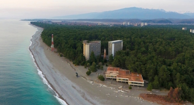 Пицунда, фото: https://ru.wikipedia.org/wiki/%D0%9F%D0%B8%D1%86%D1%83%D0%BD%D0%B4%D0%B0 Пицунда, фото: https://ru.wikipedia.org/wiki/%D0%9F%D0%B8%D1%86%D1%83%D0%BD%D0%B4%D0%B0