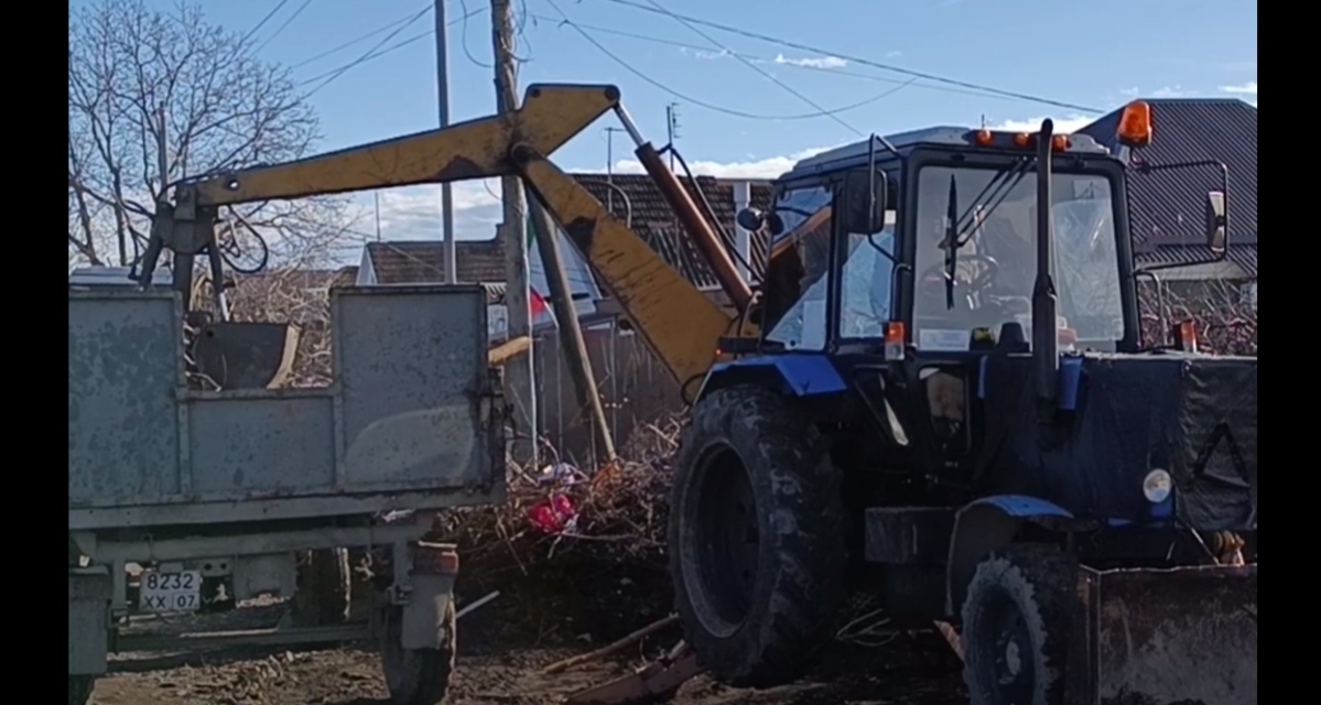 Свалка мусора в Прохладном. Кадр видео из телеграм-канала ЦУР Кабардино-Балкарии https://t.me/tsur_07/2292 Свалка мусора в Прохладном. Кадр видео из телеграм-канала ЦУР Кабардино-Балкарии https://t.me/tsur_07/2292