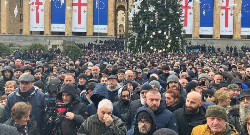 Участники митинга в Тбилиси. Фото: "Новости-Грузия" https://t.me/NGnewsgeorgia/12161 Участники митинга в Тбилиси. Фото: "Новости-Грузия" https://t.me/NGnewsgeorgia/12161