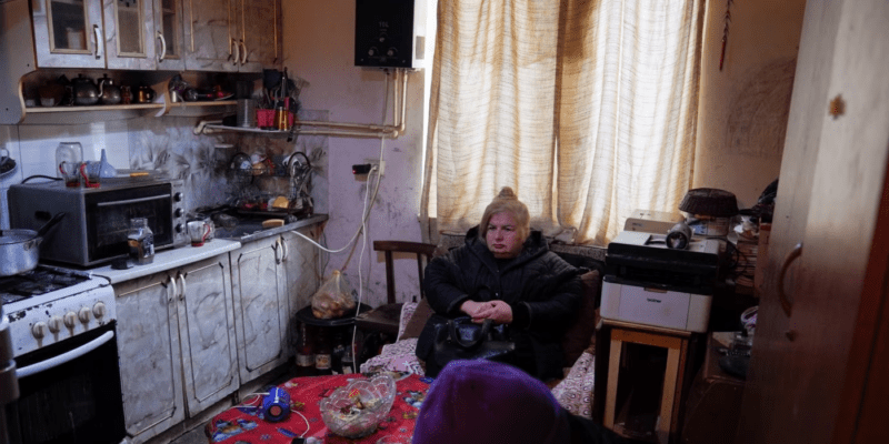 Выселение семьи из дома в Тбилиси. Фото: Телеграм Канал Radiotavisupleba Выселение семьи из дома в Тбилиси. Фото: Телеграм Канал Radiotavisupleba