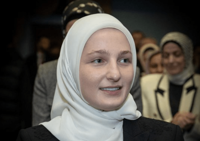 Хадижат Кадырова. Фото с сайта главы Чечни, https://chechnya.gov.ru/organy-vlasti/administratsiya-glavy-i-pravitelstva/rukovodstvo/kadyrova-khadijat-ramzanovna/ Хадижат Кадырова. Фото с сайта главы Чечни, https://chechnya.gov.ru/organy-vlasti/administratsiya-glavy-i-pravitelstva/rukovodstvo/kadyrova-khadijat-ramzanovna/