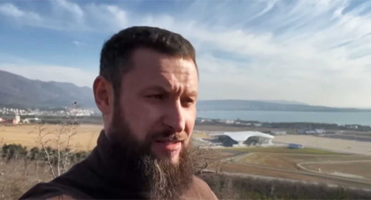 Вадим Харченко*. Скриншот видео https://www.youtube.com/watch?v=HpQQBLzwJzs * включен в реестр иностранных агентов. Вадим Харченко*. Скриншот видео https://www.youtube.com/watch?v=HpQQBLzwJzs * включен в реестр иностранных агентов.