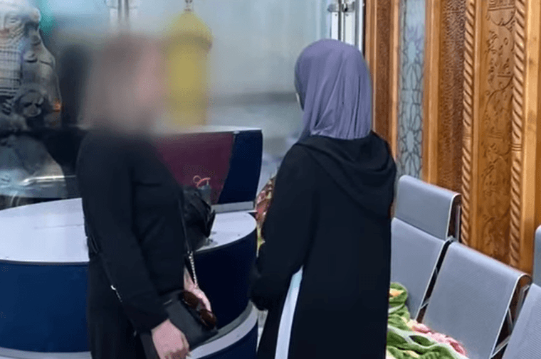 Лейла Гатагажева (справа). Скриншот оперативного видео МВД России Лейла Гатагажева (справа). Скриншот оперативного видео МВД России