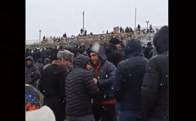 Участники акции в память о жертвах депортации в Новолакском районе. Стоп-кадр видео из Instagram* (деятельность компании Meta, которая владеет соцсетью, запрещена в России) Auh media от 23.02.24, https://www.instagram.com/p/C3rl19XscMi/ Участники акции в память о жертвах депортации в Новолакском районе. Стоп-кадр видео из Instagram* (деятельность компании Meta, которая владеет соцсетью, запрещена в России) Auh media от 23.02.24, https://www.instagram.com/p/C3rl19XscMi/