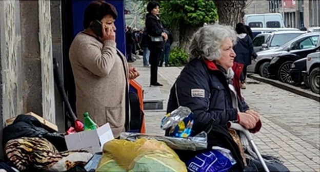 Беженцы из Нагорного Карабаха после приезда в Армению. Фото Алвард Григорян для "Кавказского узла". Беженцы из Нагорного Карабаха после приезда в Армению. Фото Алвард Григорян для "Кавказского узла".