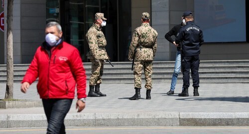 Полиция и служба внутренних войск на улицах Баку во время карантина. Фото Азиза Каримова для "Кавказского узла" Полиция и служба внутренних войск на улицах Баку во время карантина. Фото Азиза Каримова для "Кавказского узла"