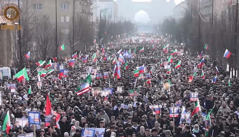 Участники митинга в поддержку Путина в Чечне. Стоп-кадр видео из Telegram-канала Рамзана Кадырова от 10.03.24, https://t.me/RKadyrov_95/4579 Участники митинга в поддержку Путина в Чечне. Стоп-кадр видео из Telegram-канала Рамзана Кадырова от 10.03.24, https://t.me/RKadyrov_95/4579