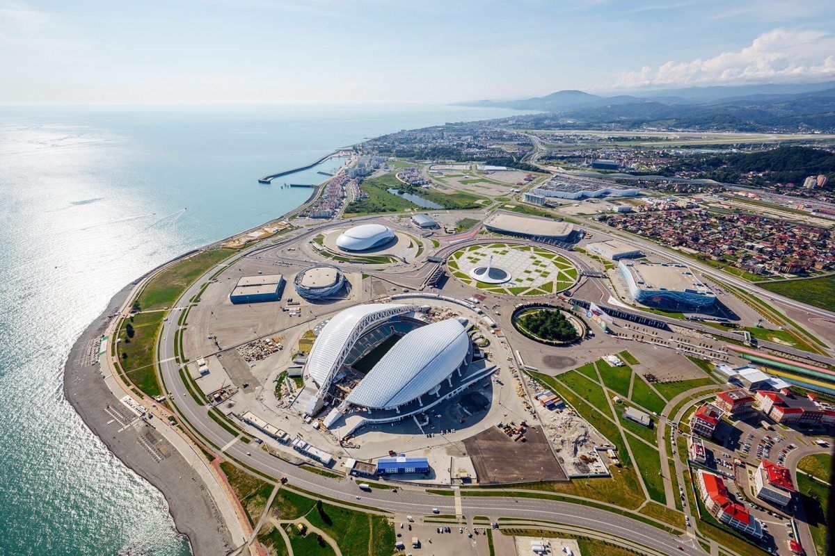 Поселок "Сириус". Фото: https://ngsochi.com/poselok-sirius-za-ili-protiv/ Поселок "Сириус". Фото: https://ngsochi.com/poselok-sirius-za-ili-protiv/
