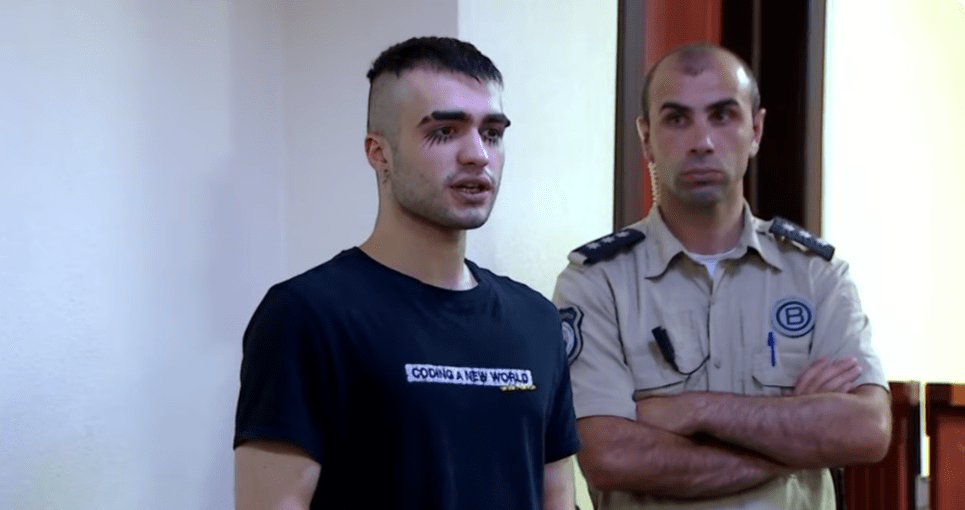 Лазар Григориадис в суде. Стоп-кадр видео TV Kavk от 27.06.23, https://www.youtube.com/watch?v=Bl7tuIS_txQ Лазар Григориадис в суде. Стоп-кадр видео TV Kavk от 27.06.23, https://www.youtube.com/watch?v=Bl7tuIS_txQ
