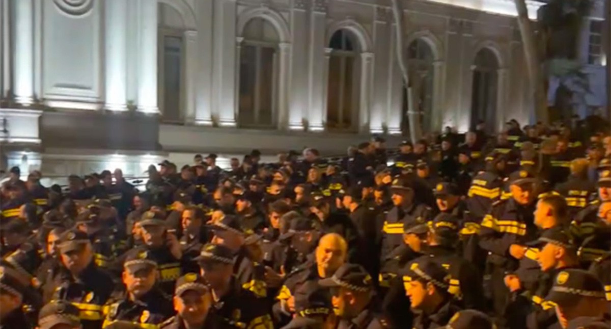 Акция протеста в Тбилиси. 15 апреля 2024 г. Фото: Sota Vision (внесен в реестр инагентов) https://sotavision.world/v-tbilisi-na-akczii-protesta-protiv-zakonoproekta-ob-inoagentah-zaderzhano-14-chelovek/ Акция протеста в Тбилиси. 15 апреля 2024 г. Фото: Sota Vision (внесен в реестр инагентов) https://sotavision.world/v-tbilisi-na-akczii-protesta-protiv-zakonoproekta-ob-inoagentah-zaderzhano-14-chelovek/