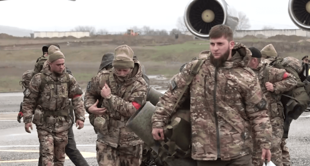 Группа бойцов в аэропорту Грозного. Кадр видео из телеграм-канала Рамзана Кадырова от 20.03.24, https://t.me/RKadyrov_95 Группа бойцов в аэропорту Грозного. Кадр видео из телеграм-канала Рамзана Кадырова от 20.03.24, https://t.me/RKadyrov_95
