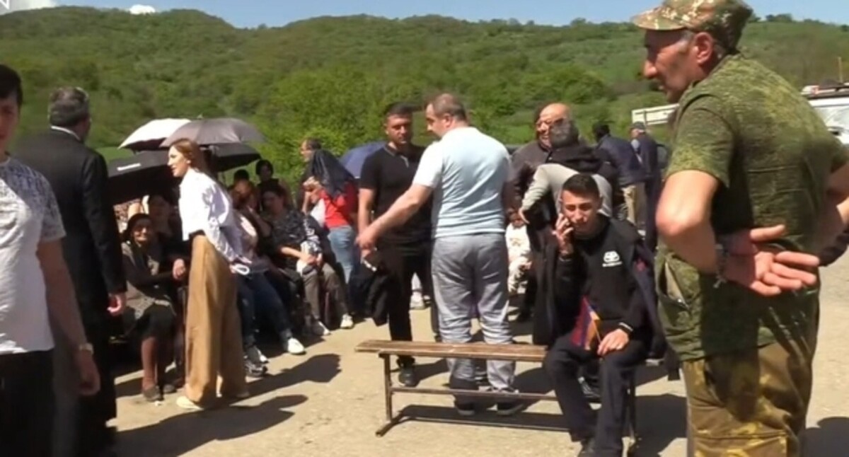 Участники акции протеста в Тавушской области. Кадр видеосюжета The Armenian Report https://www.youtube.com/live/5SNXRRQ0JnQ?si=6CZpQXYG9jh_7Q4A Участники акции протеста в Тавушской области. Кадр видеосюжета The Armenian Report https://www.youtube.com/live/5SNXRRQ0JnQ?si=6CZpQXYG9jh_7Q4A