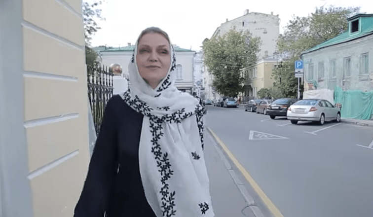 Надежда Кеворкова. Стоп-кадр видео "Алиф ТВ" от 04.09.2017, https://www.youtube.com/watch?v=T1_J-lCtZ-8&list=PLRALUa8Cg90ObrcFX6I2C_FeaXWX2V1Zt&index=11 Надежда Кеворкова. Стоп-кадр видео "Алиф ТВ" от 04.09.2017, https://www.youtube.com/watch?v=T1_J-lCtZ-8&list=PLRALUa8Cg90ObrcFX6I2C_FeaXWX2V1Zt&index=11