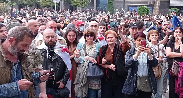 Участники митинга. Тбилиси, 28 мая 2024 г. Фото Инны Кукуджановой для "Кавказского узла" Участники митинга. Тбилиси, 28 мая 2024 г. Фото Инны Кукуджановой для "Кавказского узла"