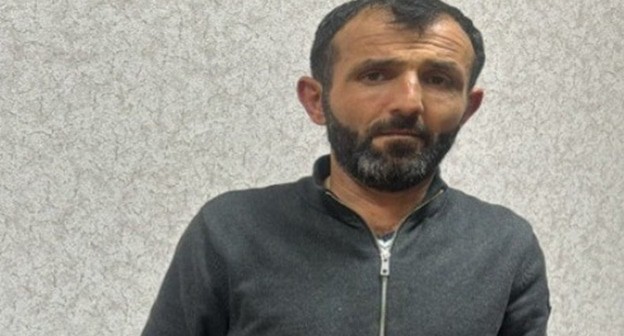 Мехман Алиев. Фото: apa.az https://apa.az/hadise/polis-saxlayan-zaman-ozune-xesaret-yetirib-gizlenen-sexs-ve-onunla-birge-olan-bir-nefer-tutulub-844488 Мехман Алиев. Фото: apa.az https://apa.az/hadise/polis-saxlayan-zaman-ozune-xesaret-yetirib-gizlenen-sexs-ve-onunla-birge-olan-bir-nefer-tutulub-844488