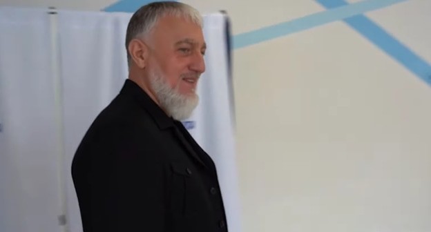 Адам Делимханов, стоп-кадр видео https://www.youtube.com/watch?v=-8-wQQIbsJs Адам Делимханов, стоп-кадр видео https://www.youtube.com/watch?v=-8-wQQIbsJs