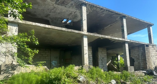 Стройка в Сочи, фото корреспондента "Кавказского узла" Стройка в Сочи, фото корреспондента "Кавказского узла"