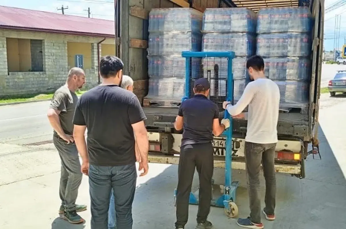 Питьевая вода в Буйнакске. Фото: пресс-служба администрации Буйнакска Питьевая вода в Буйнакске. Фото: пресс-служба администрации Буйнакска